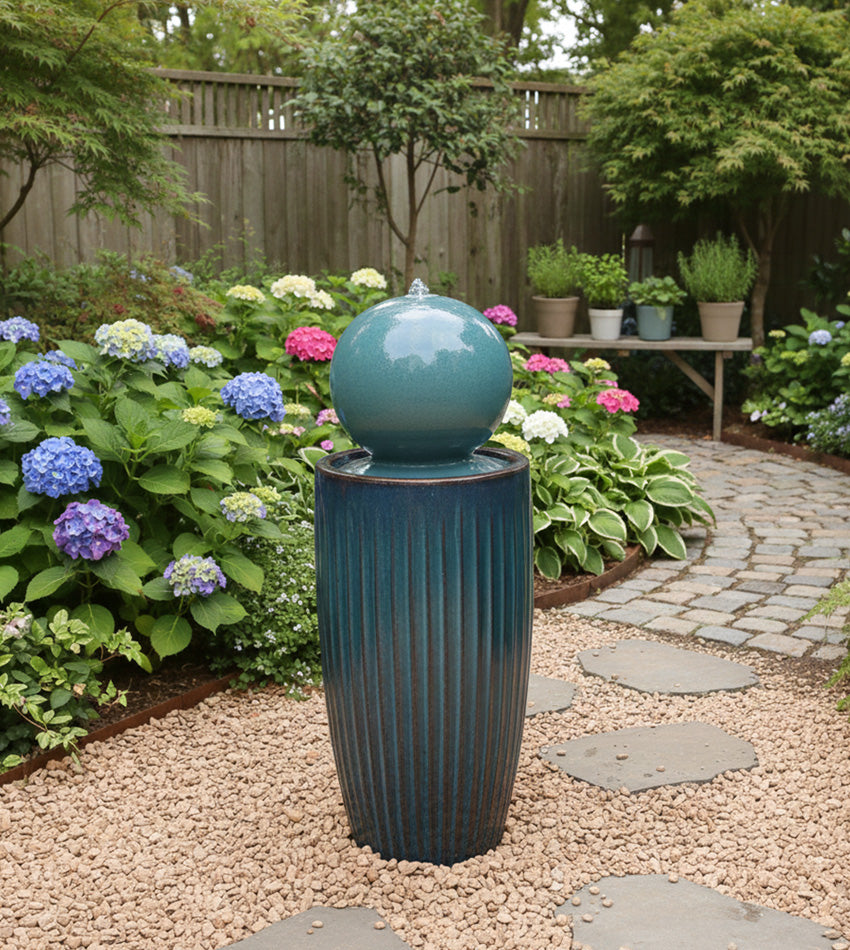 نافورة كروية سيراميك باللون الأزرق