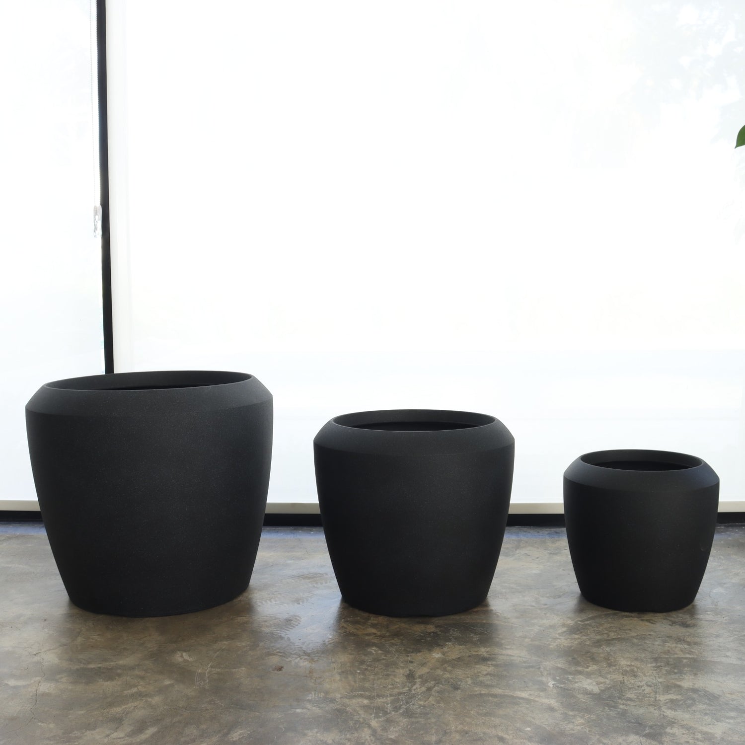 حوض دائري (أسود)