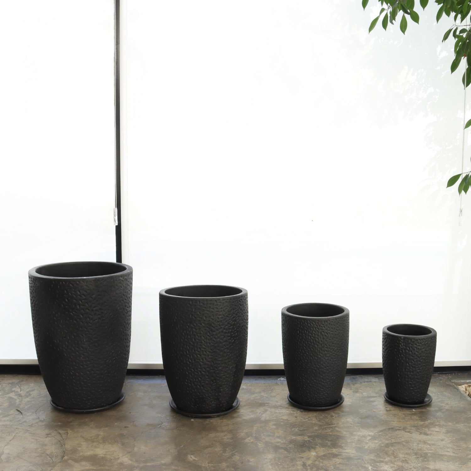 حوض سيراميك مع صحن تصريف المياه (أسود)